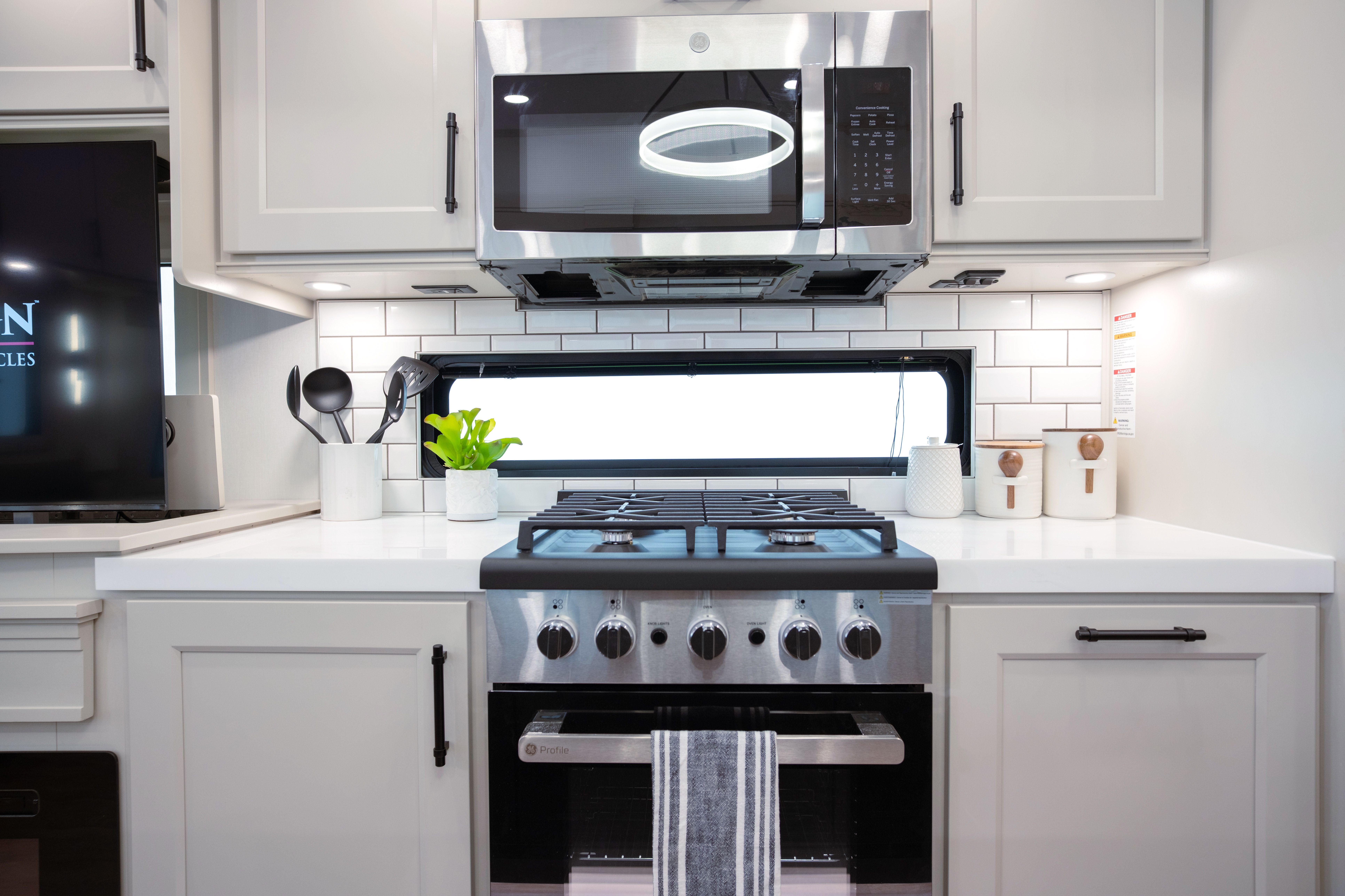 2027 Grand Design Solitude 310GK photo 4