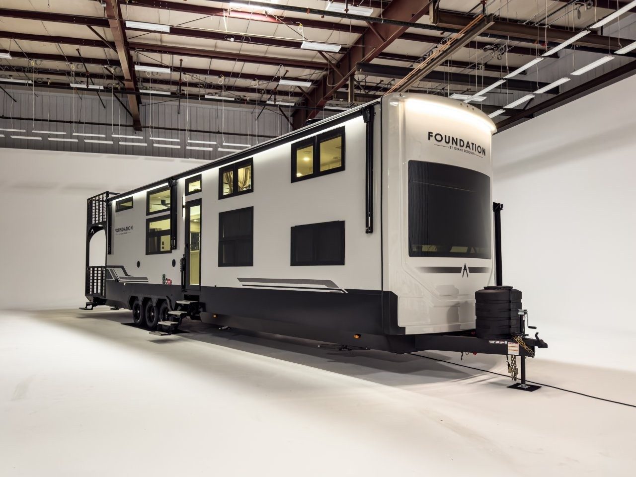 Foundation 42GD Exterior